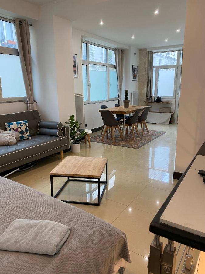 Large And Unique Souplex 60Sqm, Well Located Appartement Parijs Buitenkant foto
